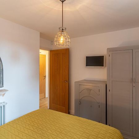 Luxury Chapel Apartment Within City Walls Честер Екстер'єр фото